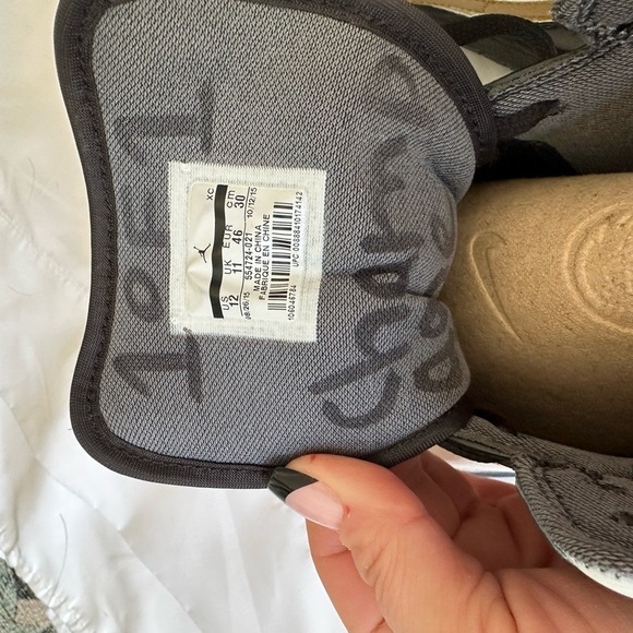 NIKE AIR JORDAN CUSTOM PAINTED MENS SNEAKERS - Picture 6 of 8